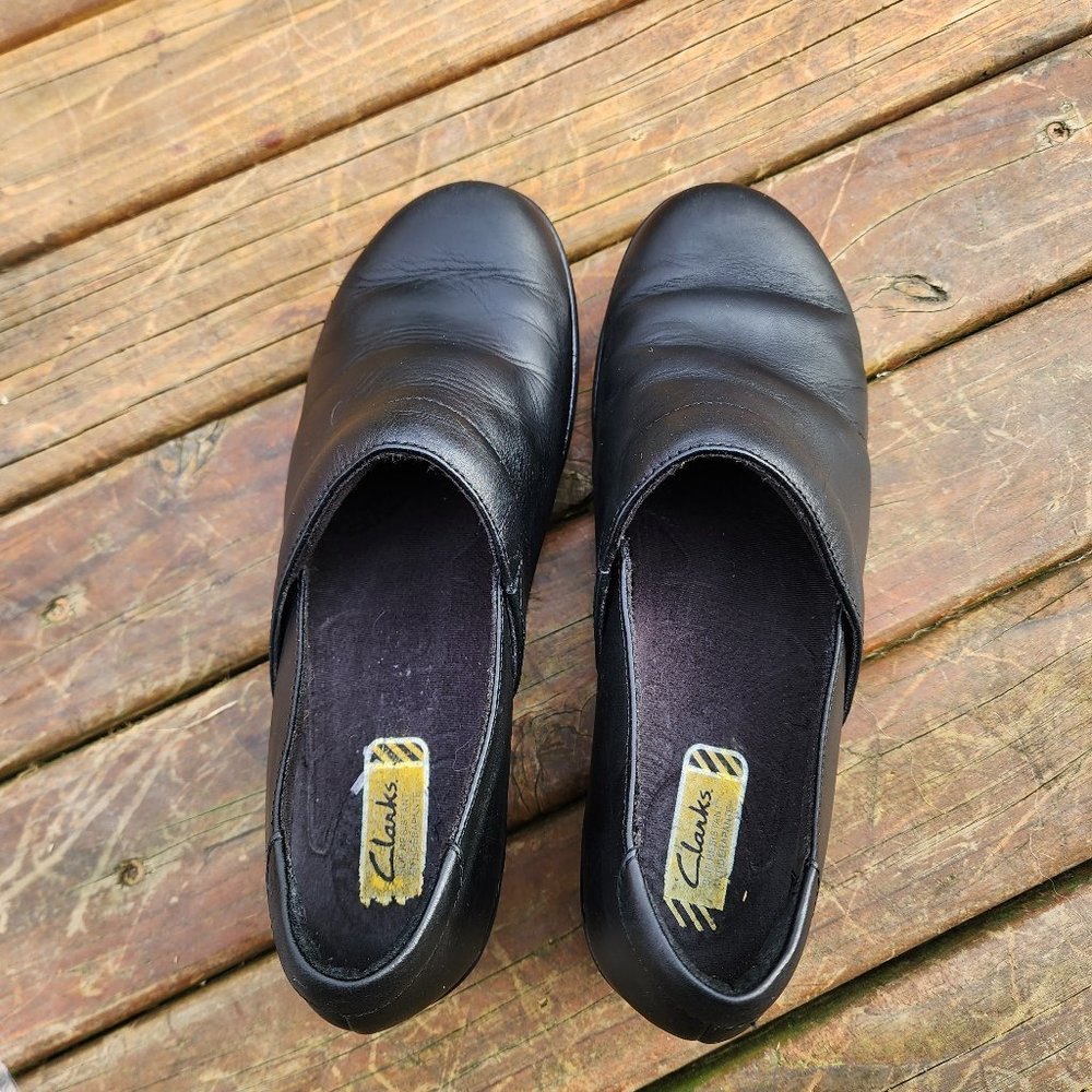 Clarks Grasp Chime Black Leather Slip Resist Slip on Work Clogs Women's Sz 8.5 M
